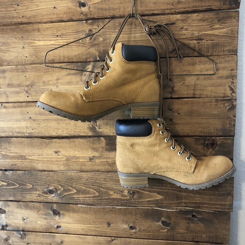 Women’s boots